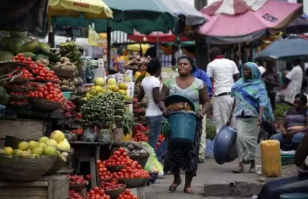 Drama in Ado-Ekiti markets as Iyaloja forces down prices of goods